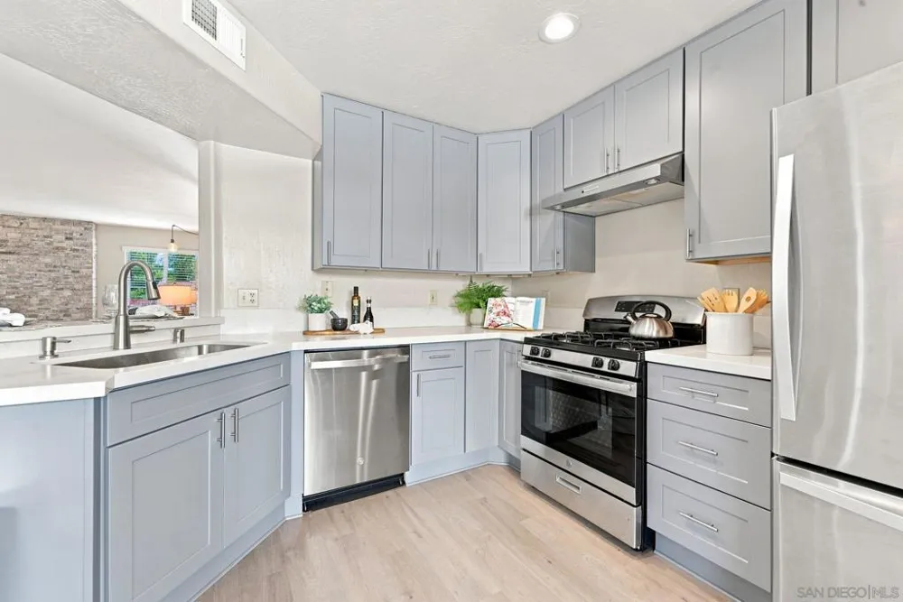 2914 Luciernaga Street C Carlsbad, CA 92009