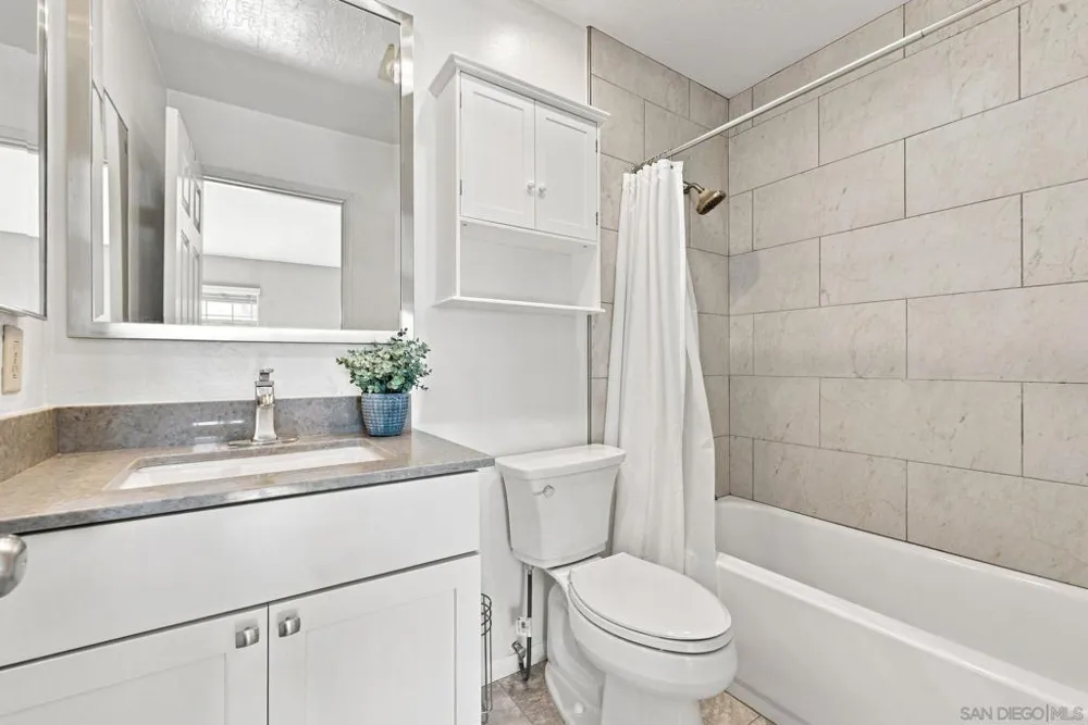 2914 Luciernaga Street C Carlsbad, CA 92009
