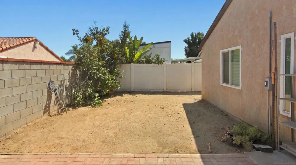 1686 Planicie Way San Diego, CA 92154
