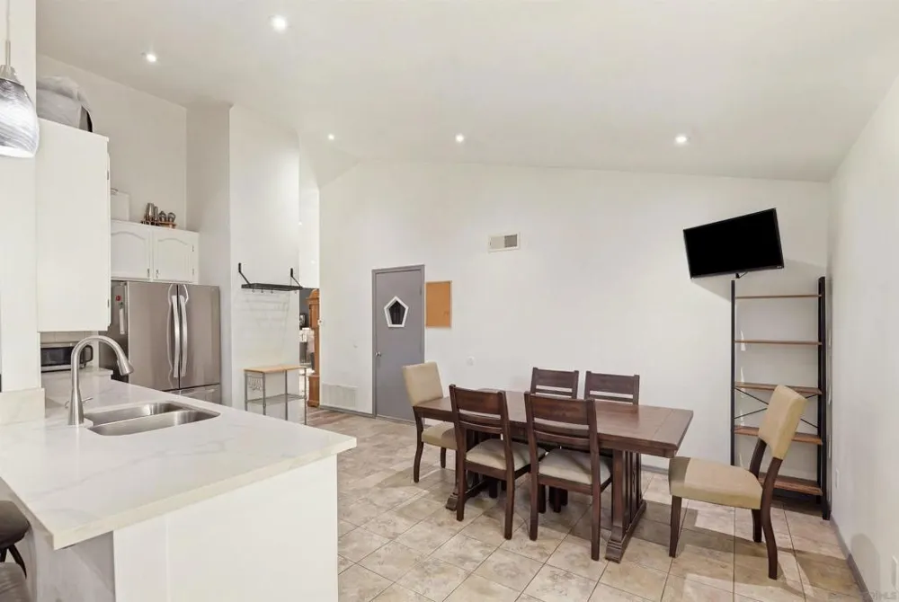1686 Planicie Way San Diego, CA 92154
