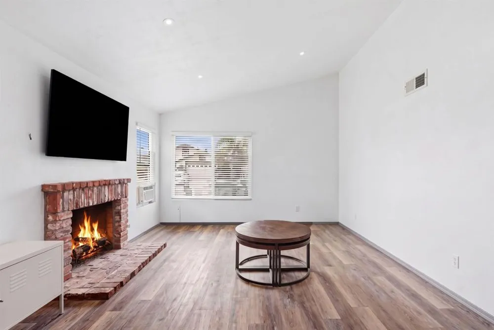 1686 Planicie Way San Diego, CA 92154