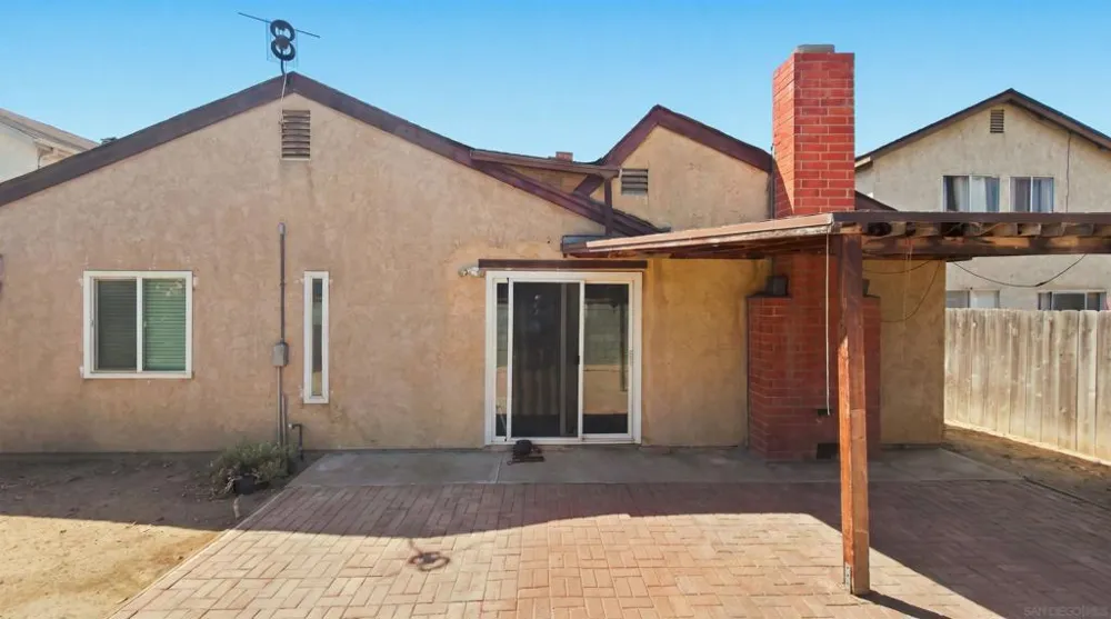 1686 Planicie Way San Diego, CA 92154