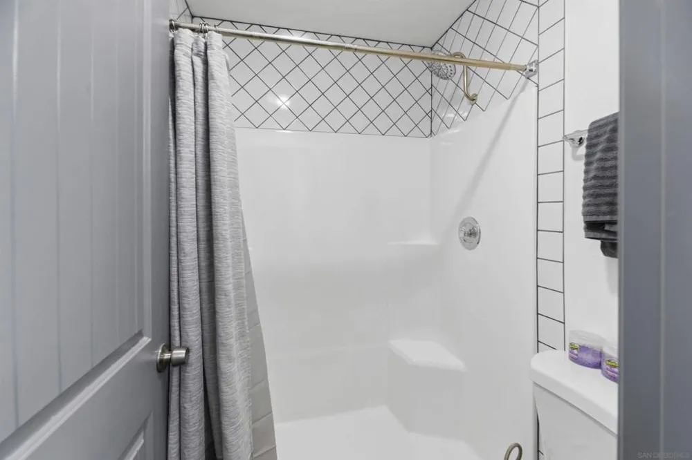 1686 Planicie Way San Diego, CA 92154