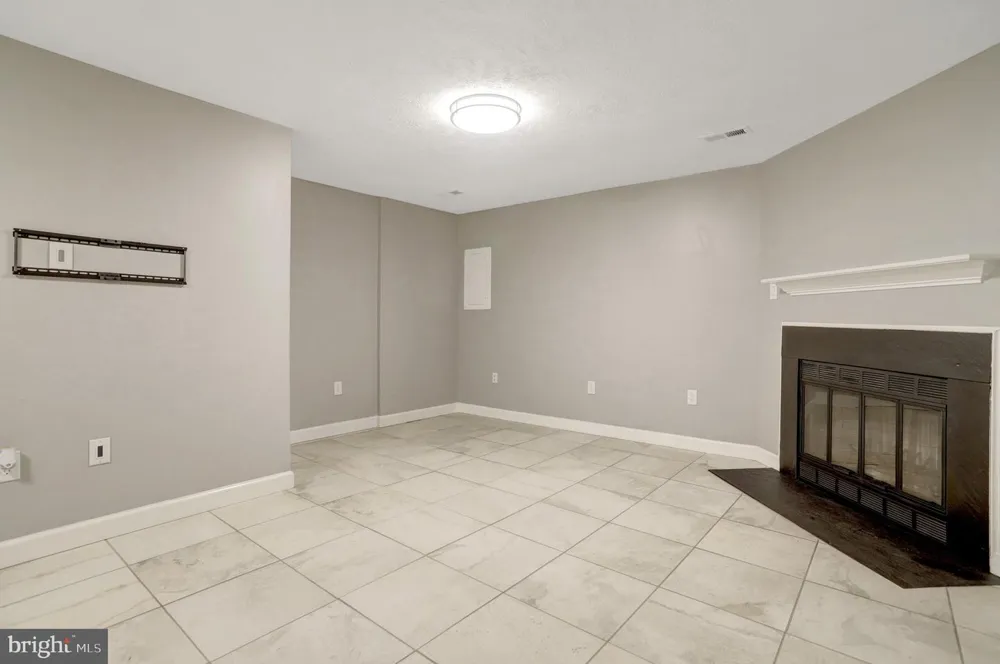 6520 BRICK HEARTH COURT Alexandria, VA 22306