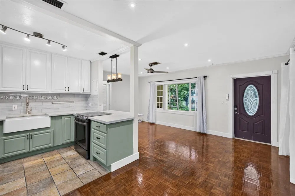 320 SW 12th Ave Fort Lauderdale, FL 33312