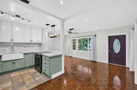 320 SW 12th Ave