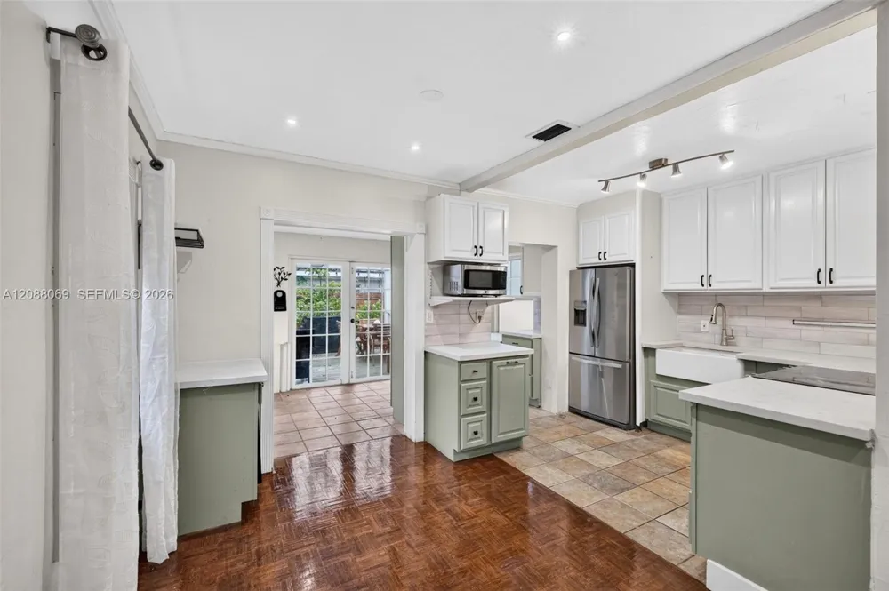 320 SW 12th Ave Fort Lauderdale, FL 33312