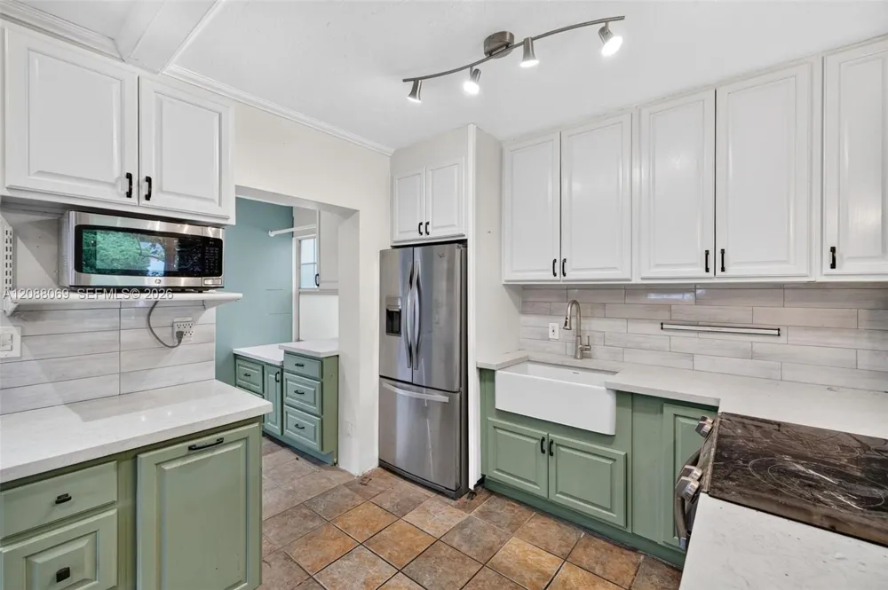 320 SW 12th Ave Fort Lauderdale, FL 33312