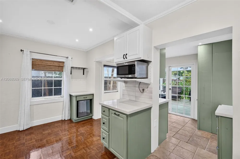 320 SW 12th Ave Fort Lauderdale, FL 33312