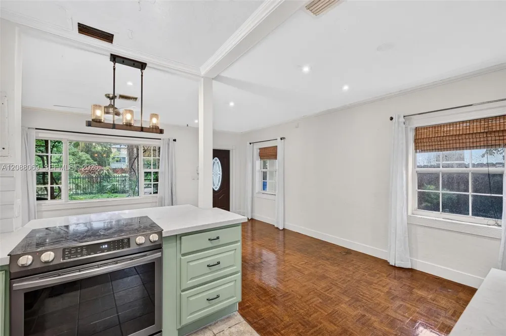 320 SW 12th Ave Fort Lauderdale, FL 33312