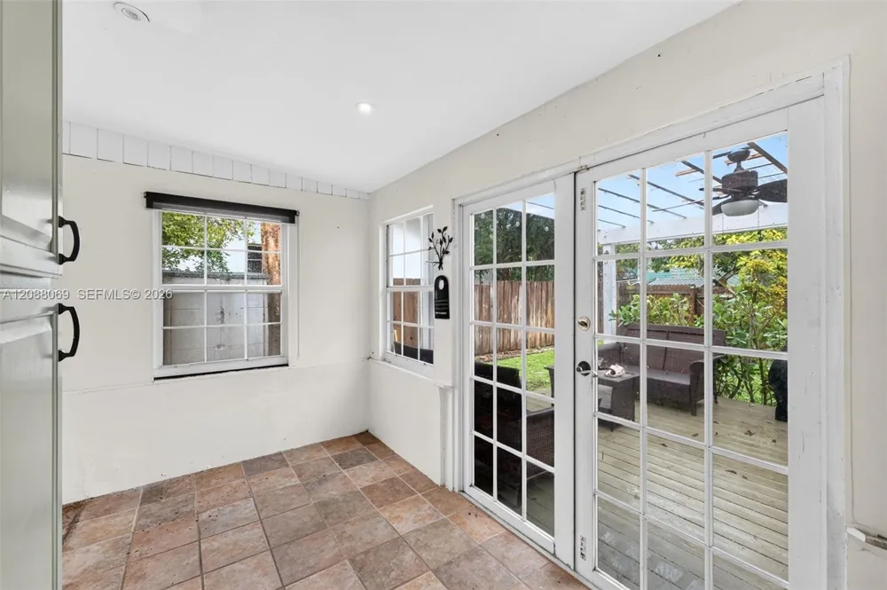 320 SW 12th Ave Fort Lauderdale, FL 33312