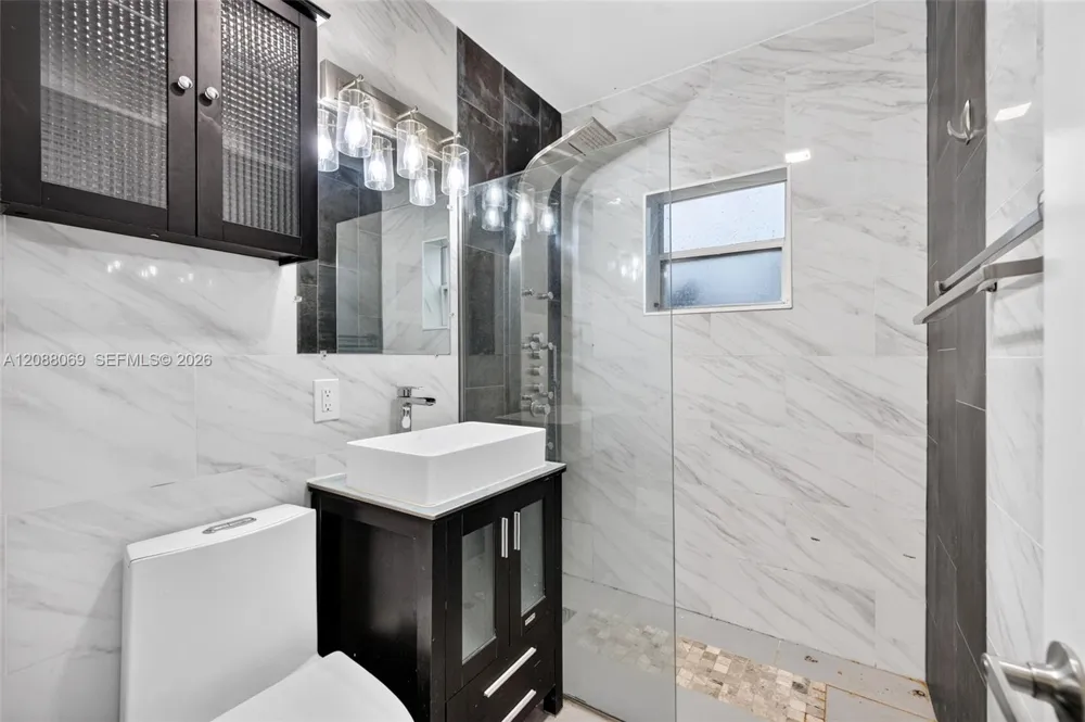 320 SW 12th Ave Fort Lauderdale, FL 33312