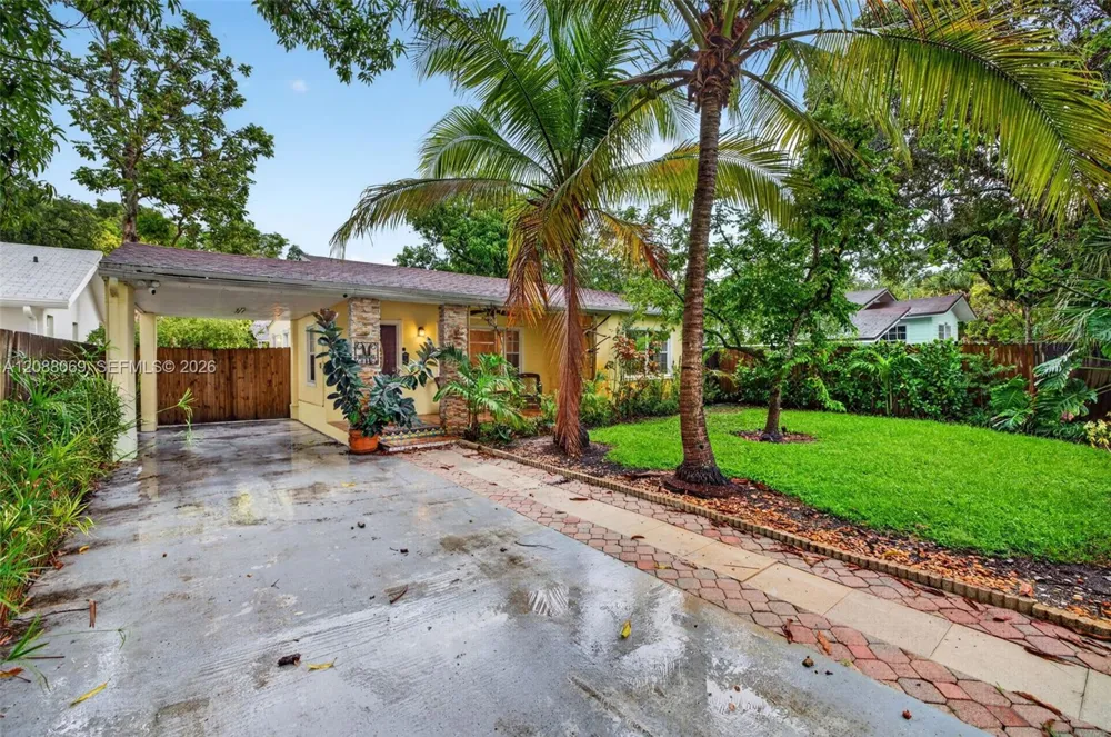 320 SW 12th Ave Fort Lauderdale, FL 33312