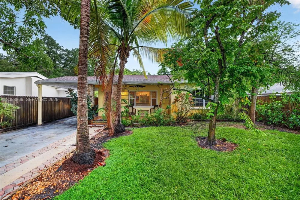 320 SW 12th Ave Fort Lauderdale, FL 33312