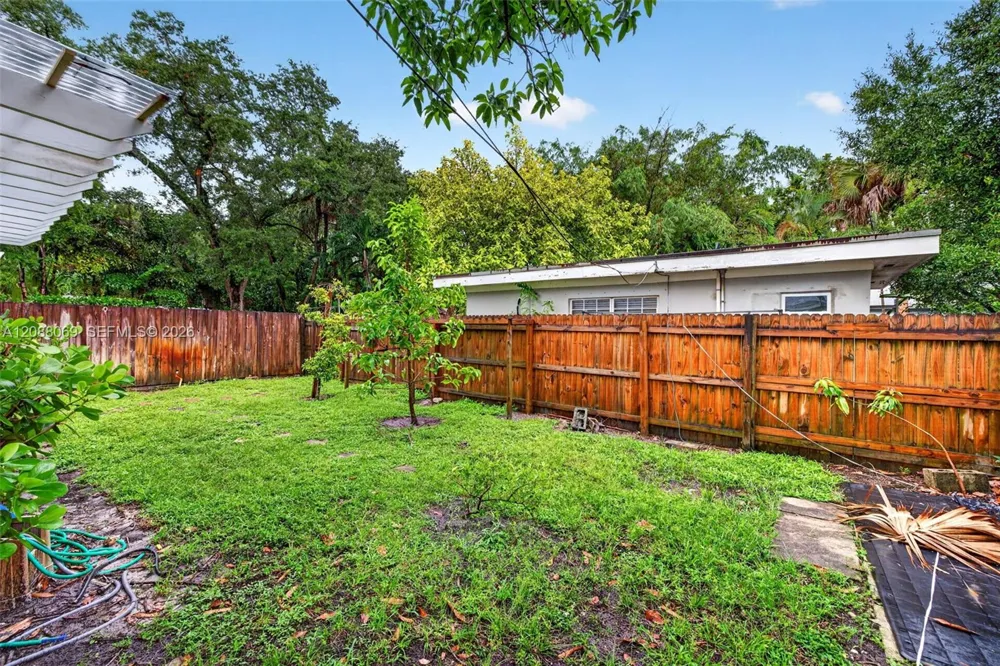 320 SW 12th Ave Fort Lauderdale, FL 33312