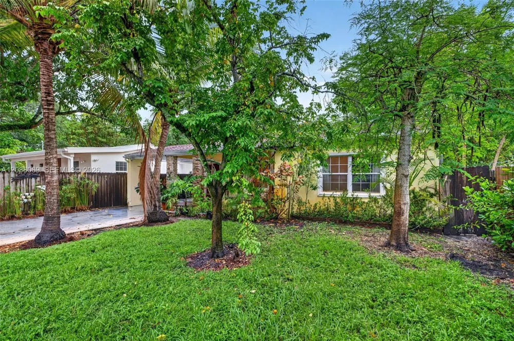 320 SW 12th Ave Fort Lauderdale, FL 33312