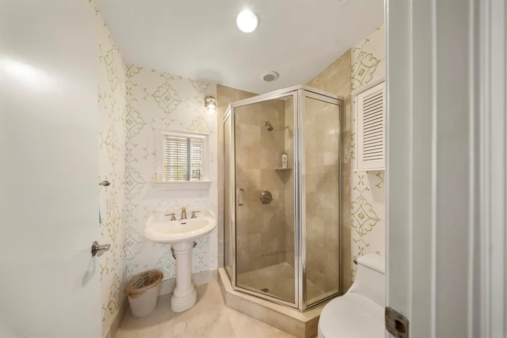 701 SE 21ST AVENUE #302 Deerfield Beach, FL 33441