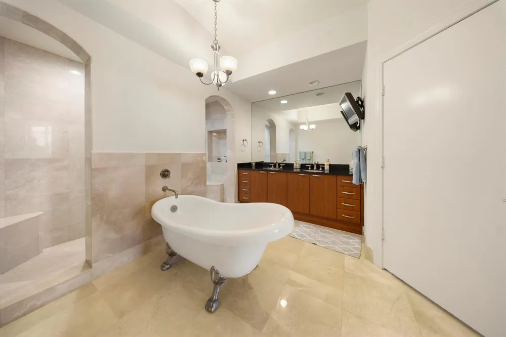 701 SE 21ST AVENUE #302 Deerfield Beach, FL 33441
