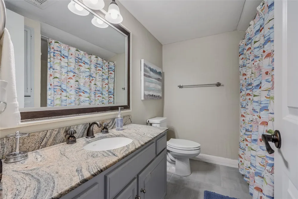 239 VENTURE BOULEVARD S Point Venture, TX 78645