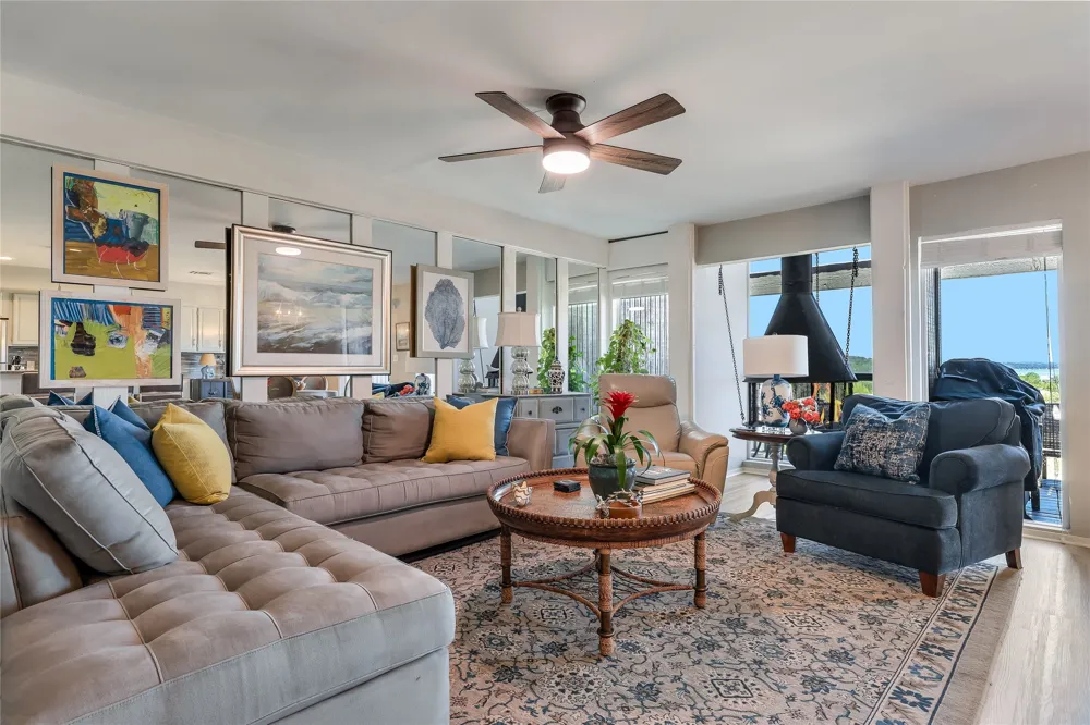 239 VENTURE BOULEVARD S Point Venture, TX 78645