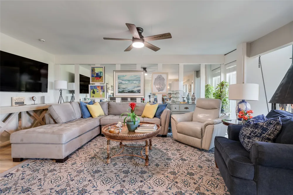 239 VENTURE BOULEVARD S Point Venture, TX 78645