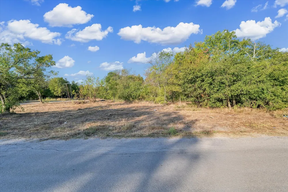 303 Waco Street Mart, TX 76664