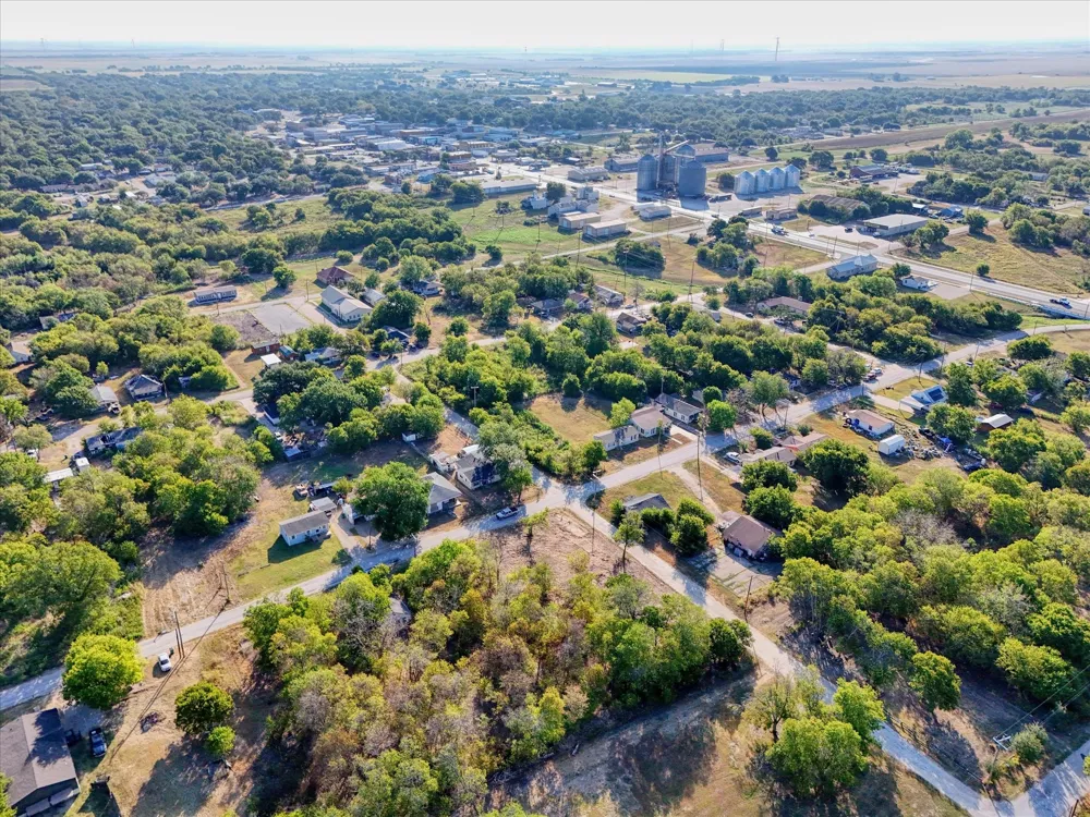 303 Waco Street Mart, TX 76664