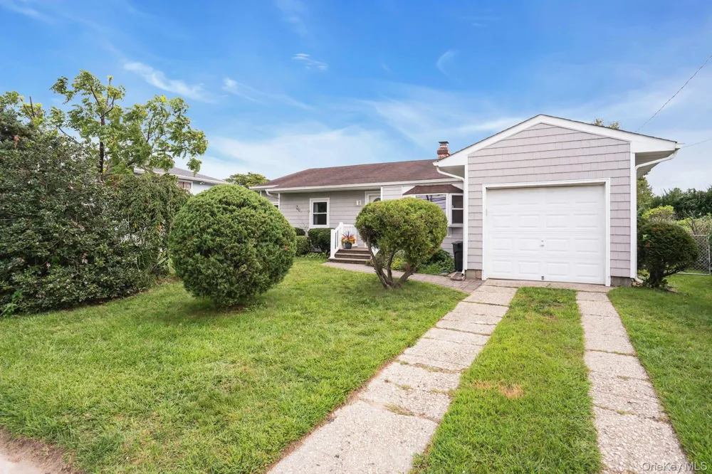 206 Alkier Street Brentwood, NY 11717