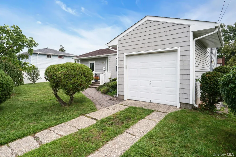206 Alkier Street Brentwood, NY 11717