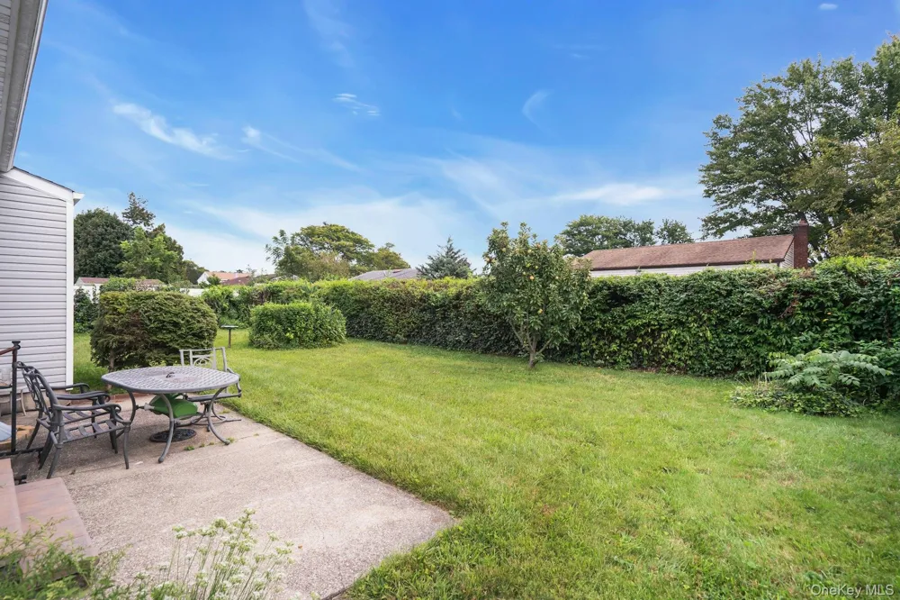 206 Alkier Street Brentwood, NY 11717