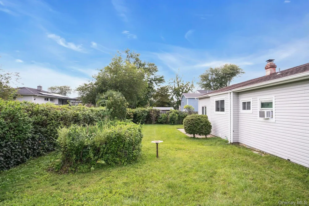 206 Alkier Street Brentwood, NY 11717