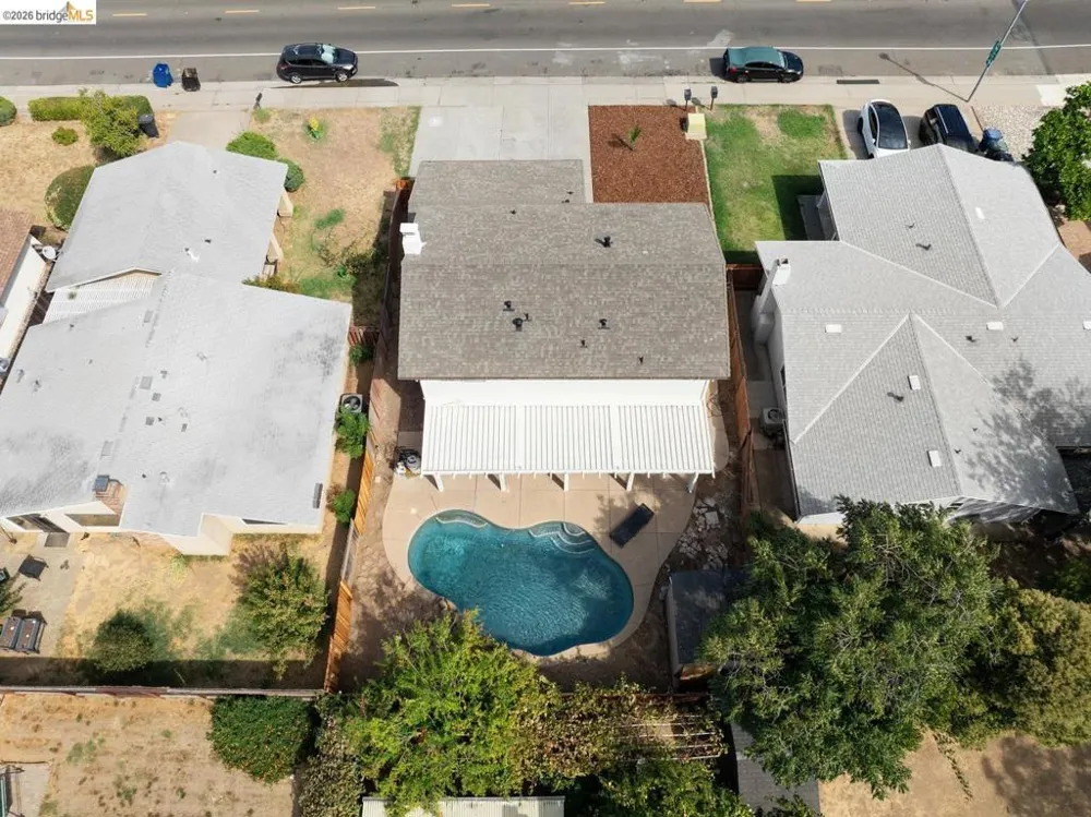 9339 Mira Del Rio DR Sacramento, CA 95827