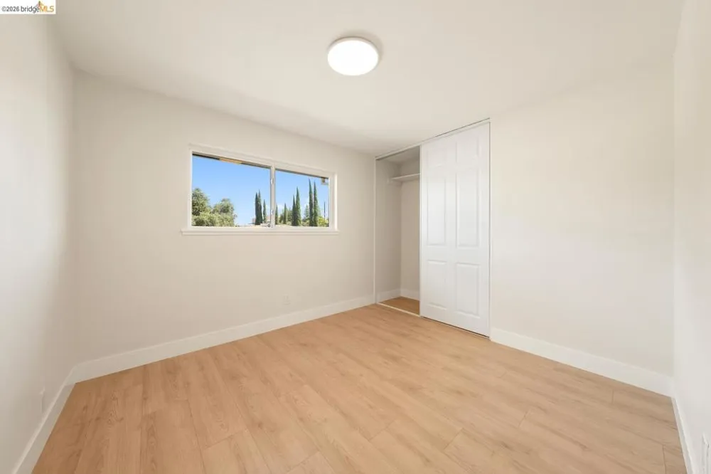 9339 Mira Del Rio DR Sacramento, CA 95827
