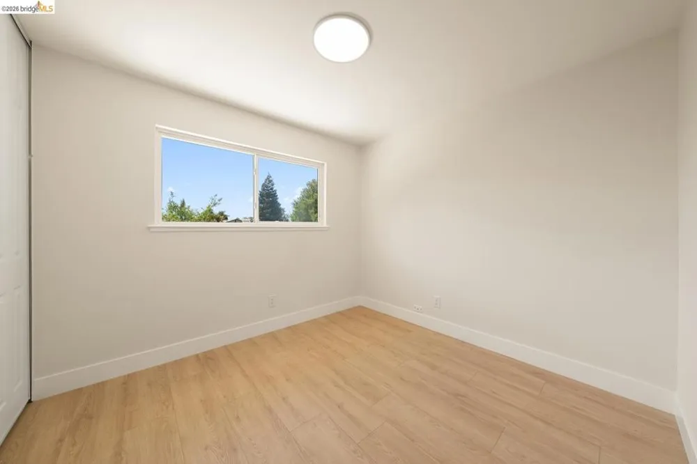 9339 Mira Del Rio DR Sacramento, CA 95827