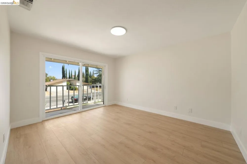 9339 Mira Del Rio DR Sacramento, CA 95827