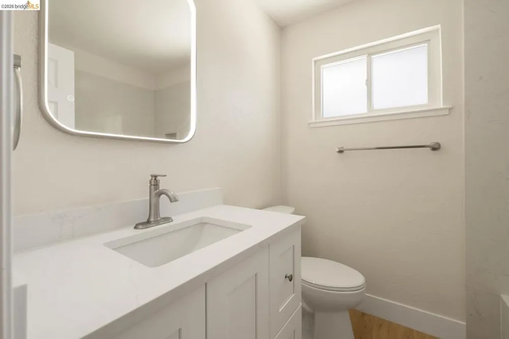 9339 Mira Del Rio DR Sacramento, CA 95827