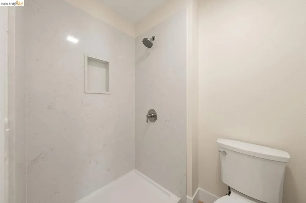 9339 Mira Del Rio DR Sacramento, CA 95827