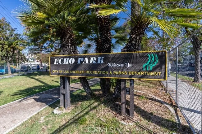 1825 Easterly Terrace Silver Lake, CA 90026