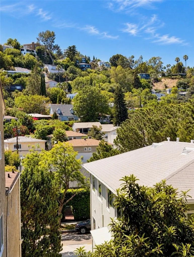 1825 Easterly Terrace Silver Lake, CA 90026
