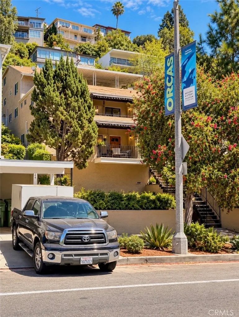 1825 Easterly Terrace Silver Lake, CA 90026