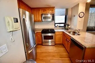 11624 Grosvenor Lane #4D Kew Gardens, NY 11418