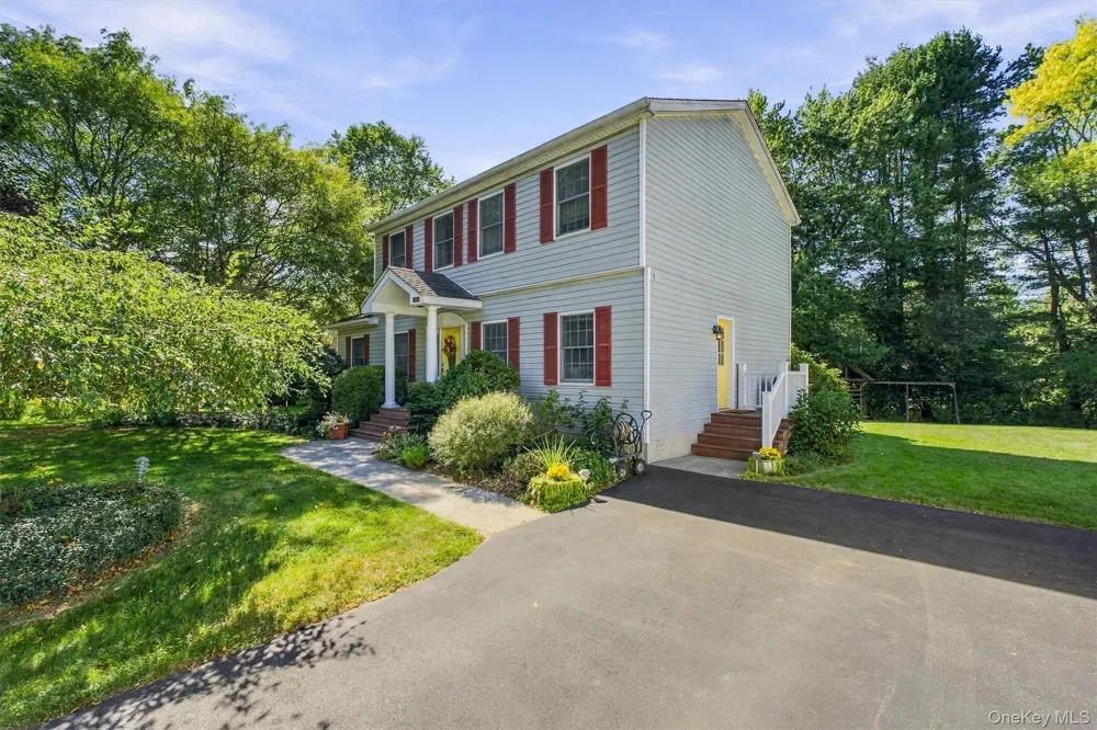 413 Sepasco Center Street Rhinebeck, NY 12572