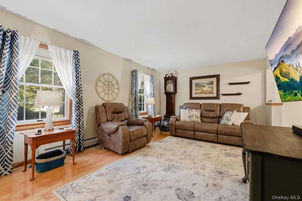 413 Sepasco Center Street Rhinebeck, NY 12572