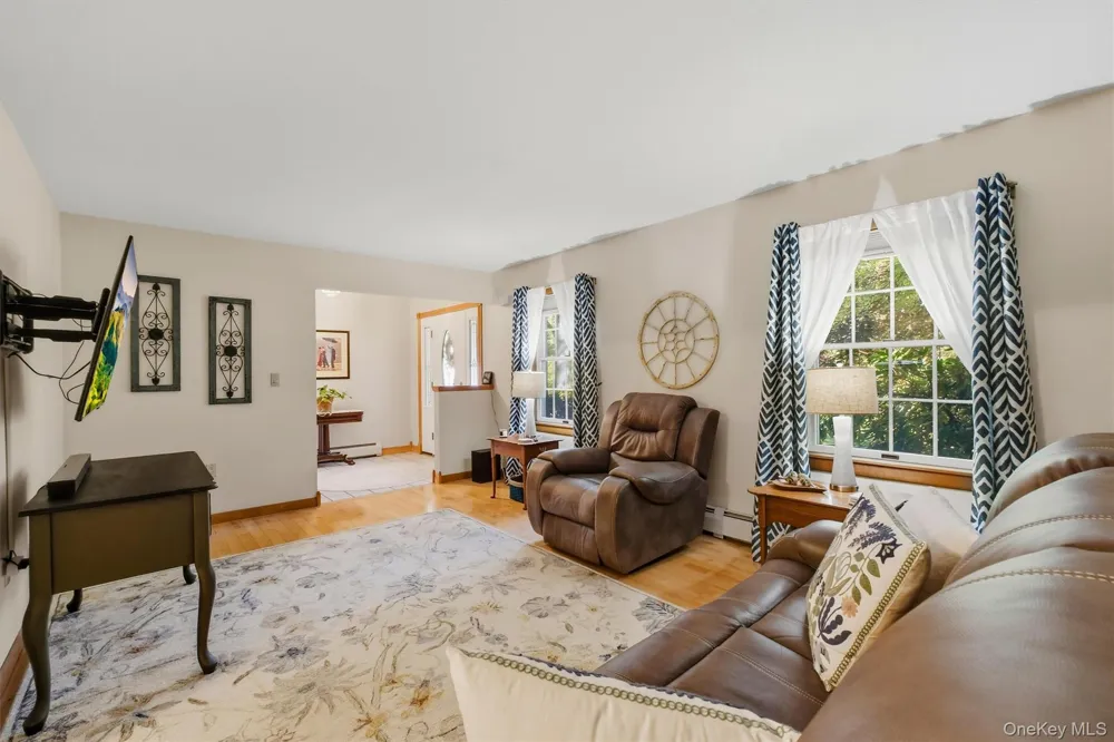 413 Sepasco Center Street Rhinebeck, NY 12572