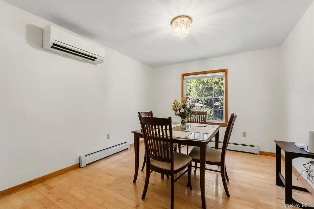 413 Sepasco Center Street Rhinebeck, NY 12572