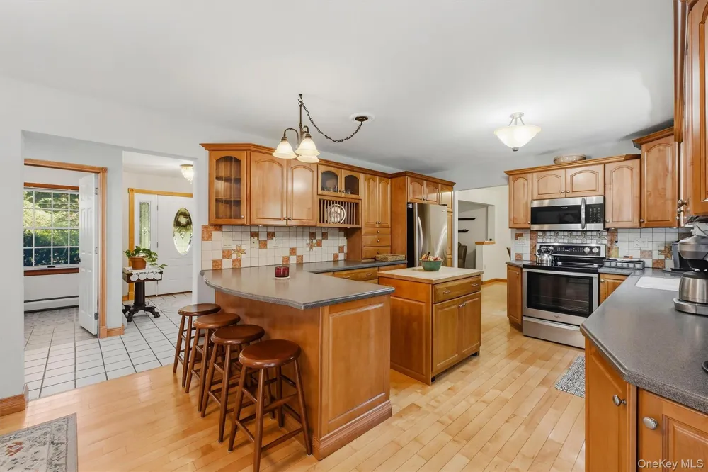 413 Sepasco Center Street Rhinebeck, NY 12572