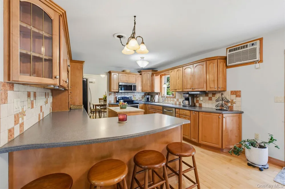 413 Sepasco Center Street Rhinebeck, NY 12572
