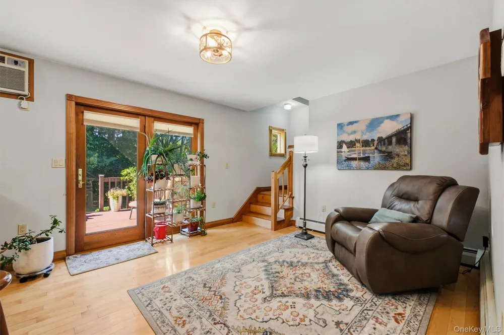 413 Sepasco Center Street Rhinebeck, NY 12572