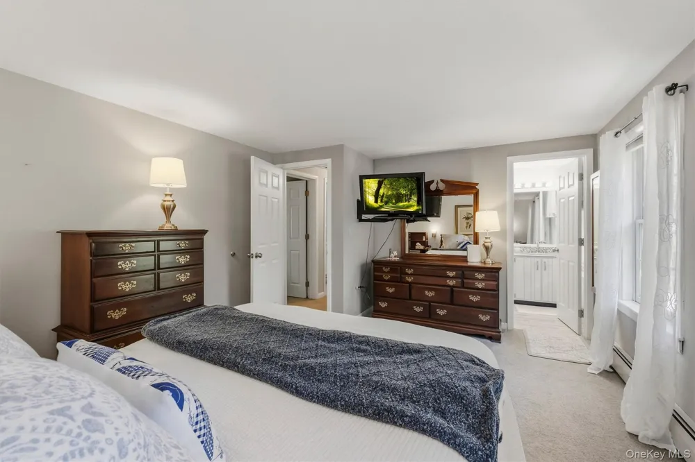 413 Sepasco Center Street Rhinebeck, NY 12572