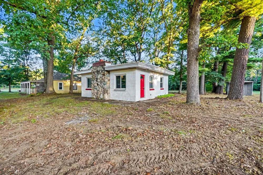 23008 Almy Road Howard City, MI 49329